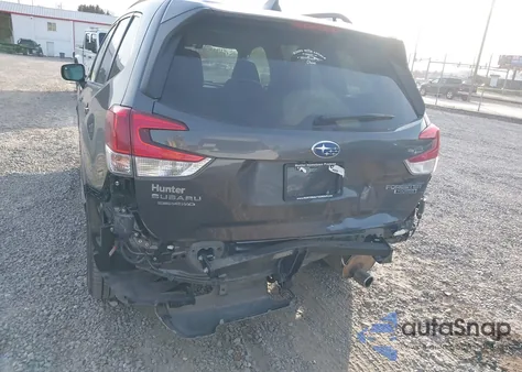 2020 Subaru Forester Touring z USA, uszkodzony, nr VIN JF2SKAXC8LH426552